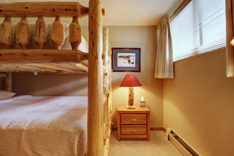Room 2, Sb102 Snowbridge 2br 2ba 3 Bedroom Condo by RedAwning, Summit