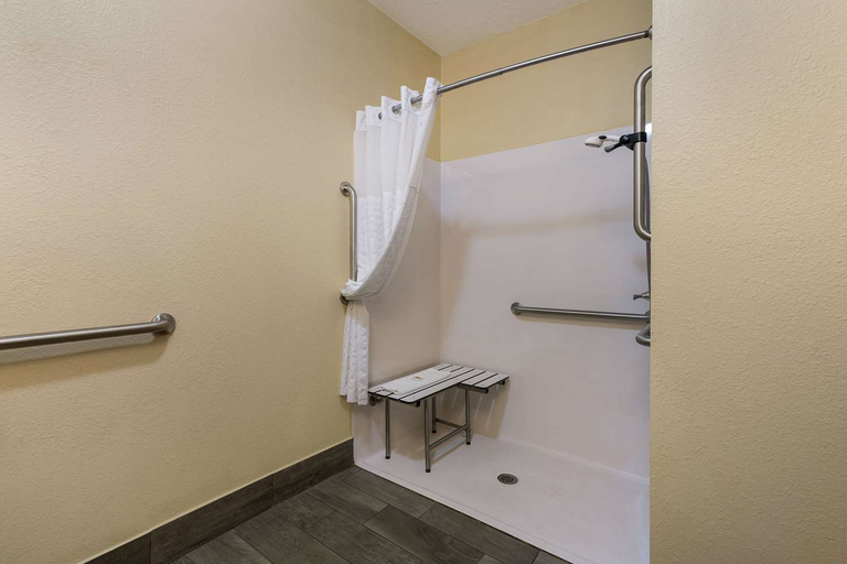 Bathroom 4, Comfort Inn Yankton SD, Yankton