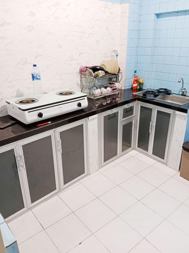 Private kitchen 3, Holiday Home Bali, Denpasar