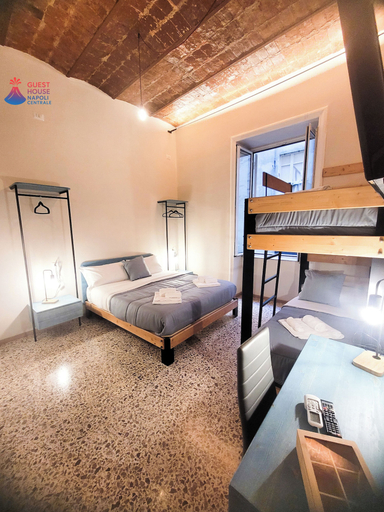Bedroom 2, Guest House Napoli Centrale, Napoli