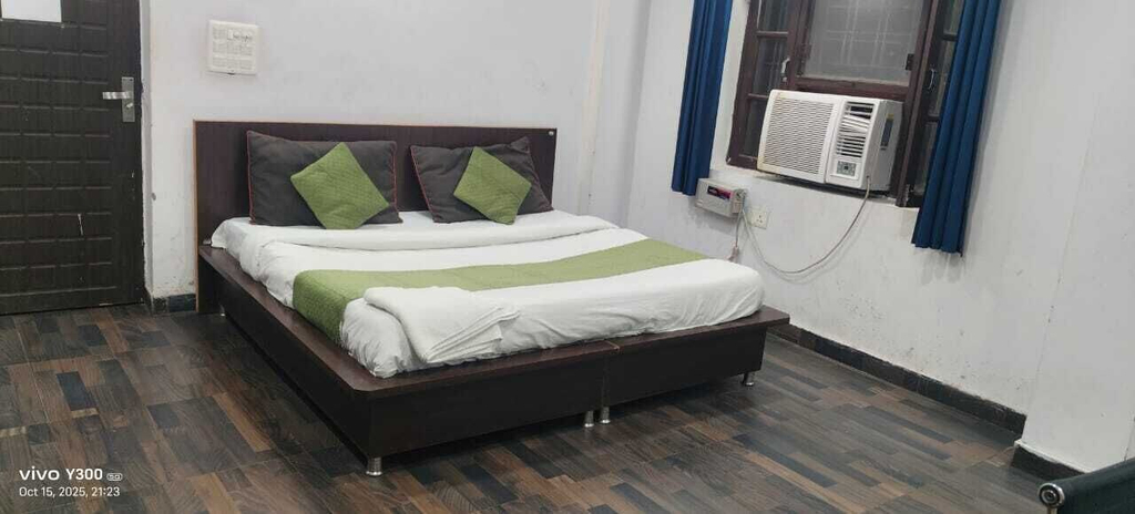 Room 2, Hotel Rameshwaram Inn, Garhwal