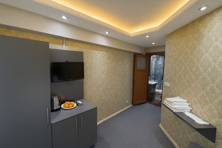 Room 2, Grand Sezgin Hotel, Fatih