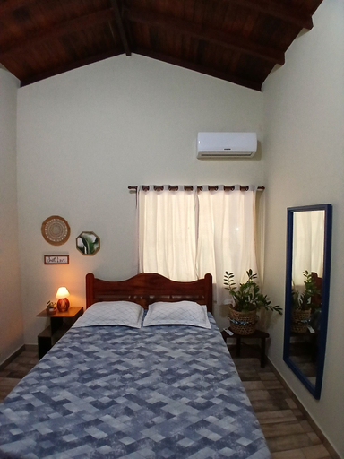 Room 5, Entre àrvores, Parati
