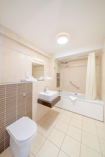 Bathroom 3, The Gateway Hotel