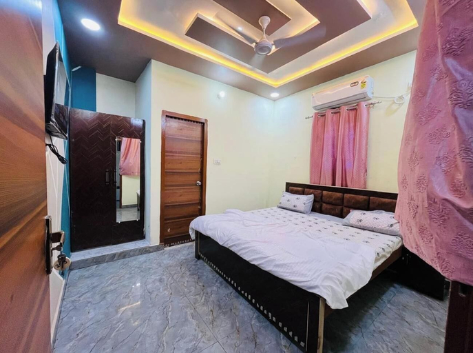 Room 5, Amrit Residency, Mathura