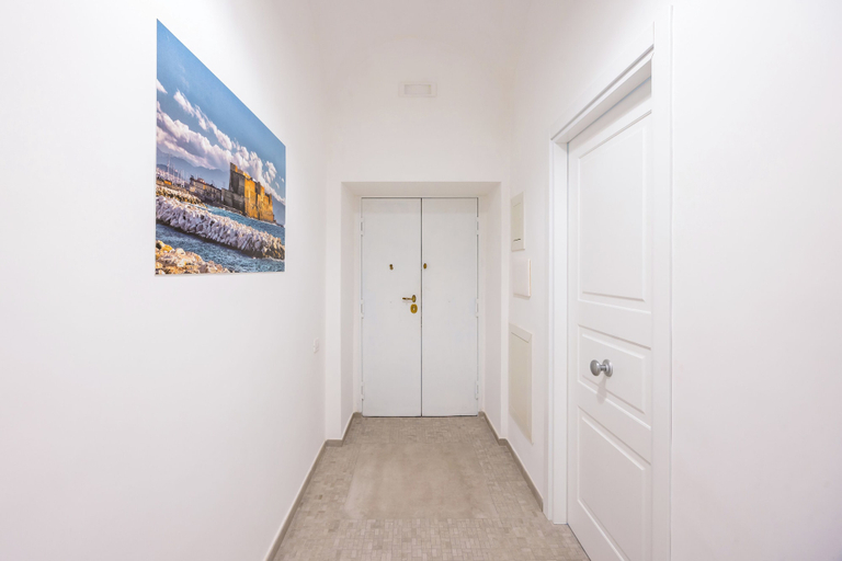 Living area 5, Maison Emanuele Double Apartment, Napoli