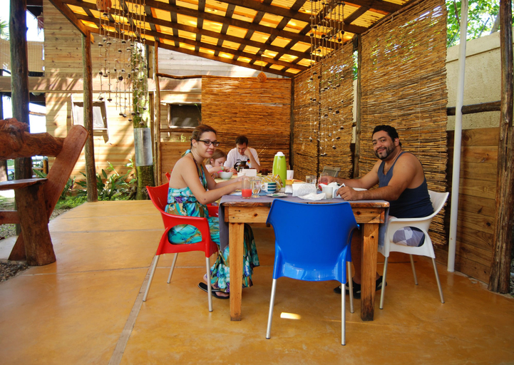 Outdoor dining, Bohio de Playa, Sosua