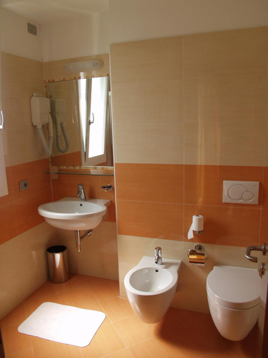 Bathroom 3, Hotel Coppe Jesolo, Venezia