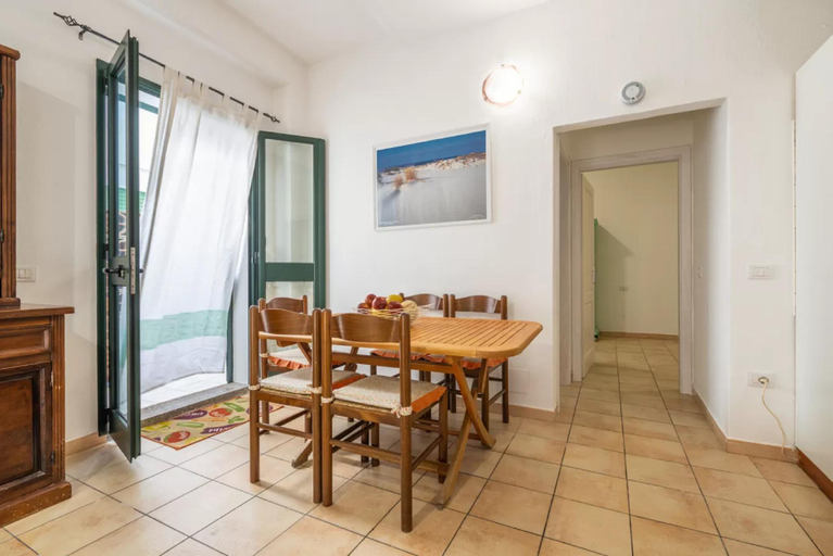 4, Relaxing apartment close to Santa Lucia beach, Nuoro