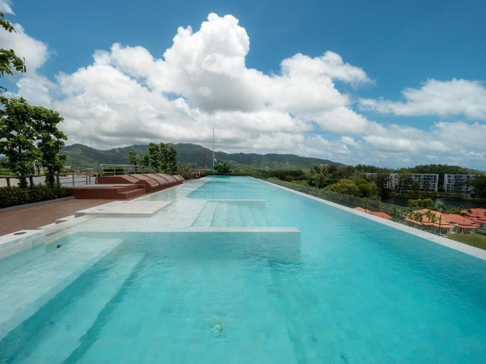 Rooftop pool, Skypark Aurora Laguna Phuket, Phuket Island