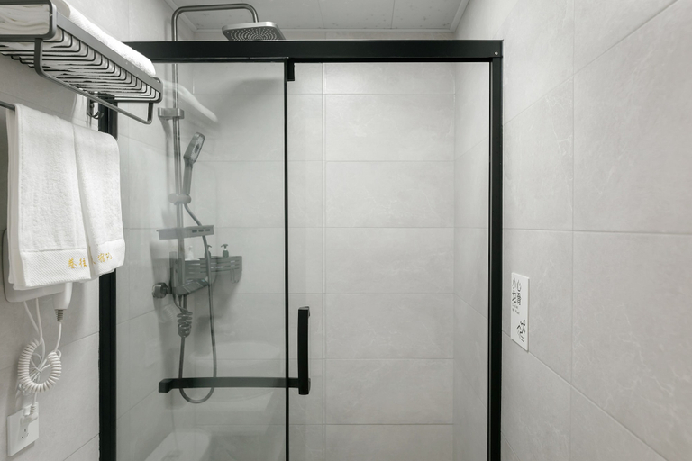 Bathroom 2, Xianghang hotel, Shanghai