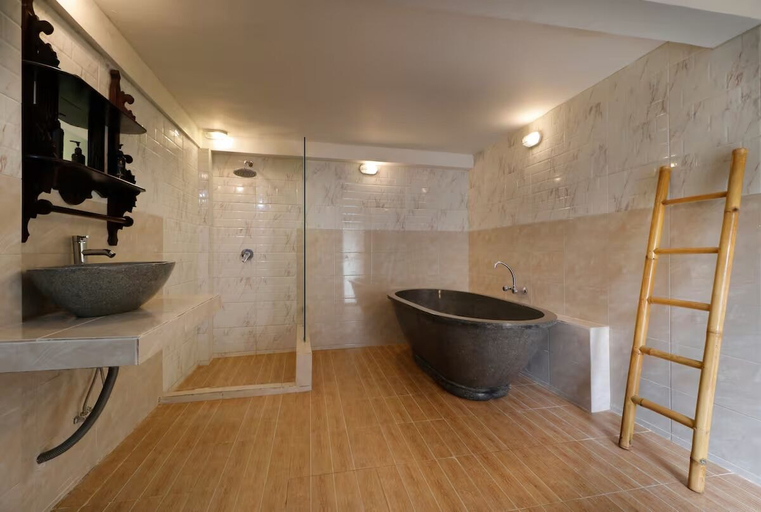 Bathroom 3, Tri Datu Maison, Gianyar