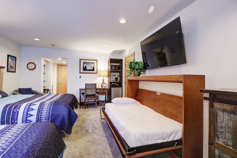 Room 5, CM337H Copper Mtn Inn 1Br 1Ba Hotel Room, Summit