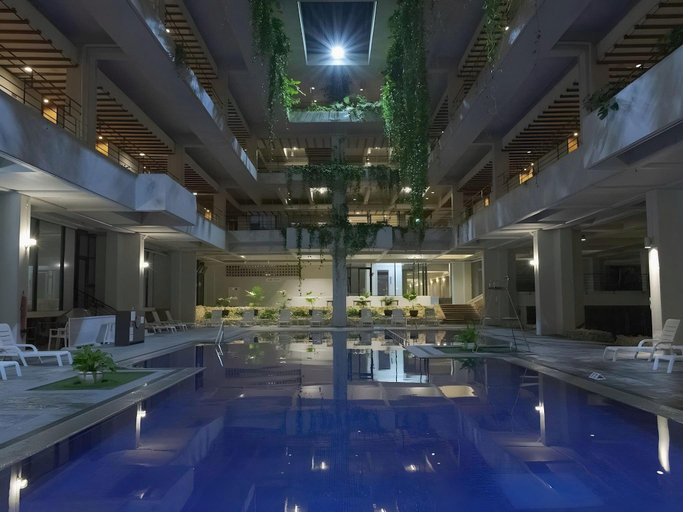 Sport & Beauty 5, Palace in Moon Beach, Onna