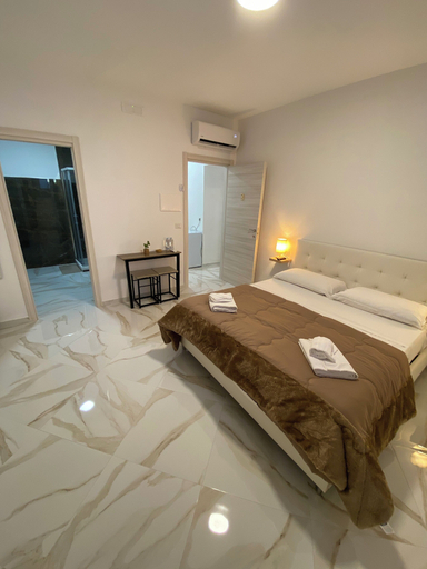 Room 2, Il Sogno, Napoli