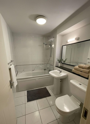 Bathroom 4, Apartment near 3Arena and Dublin Port, Dublin