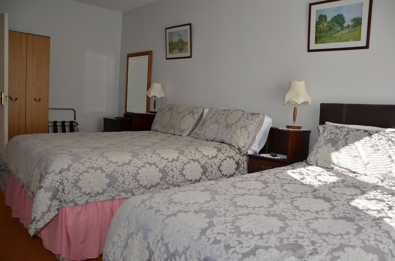 Bedroom 2, WHITE HEATHER FARM B B