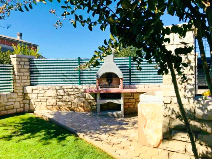 2, Apartment with terrace and garden access, Umag