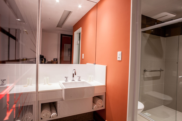 Bathroom 4, Rio de Janeiro Barra Parque Olimpico, Rio de Janeiro