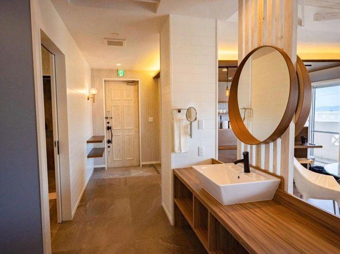 Bathroom 4, B&B Hotel Lulaliya, Ishigaki