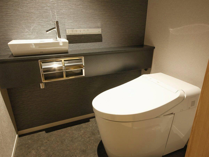 Bathroom 4, Hotel Honnoji, Kyoto
