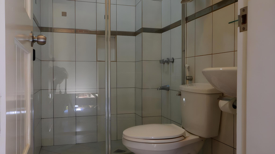 Bathroom, Mines View Park Hotel, Baguio City
