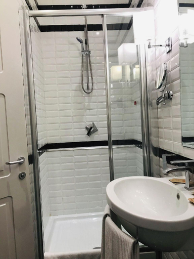 Bathroom 4, MDM Guesthouse, Rome