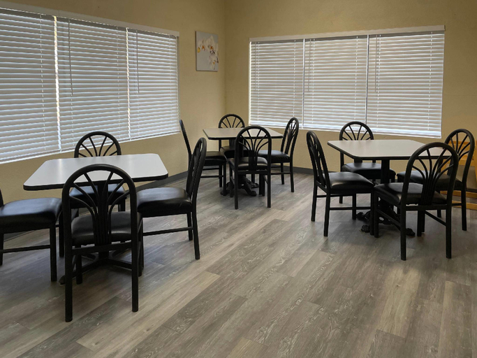 Food & Drinks 5, Econo Lodge Inn & Suites Sweetwater I-20, Nolan