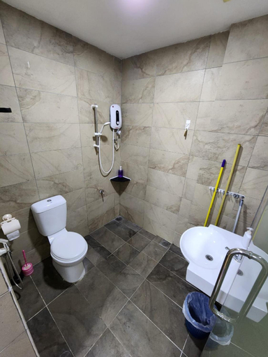 Bathroom 3, KITTY HOMESTAY 402 @ ROXY APARTMENT KUCHING, Kuching