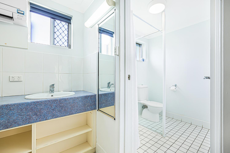 Bathroom 5, Acacia Motor Inn, Bundaberg