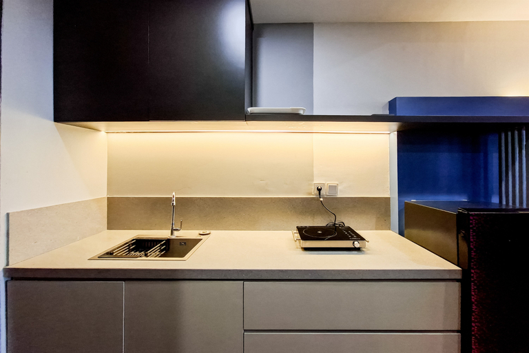 Others 2, Modern Ambient 1BR at Apartment Collins Boulevard By Travelio, Tangerang