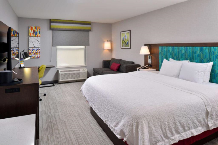 Bedroom 3, Hampton Inn Laporte, LaPorte