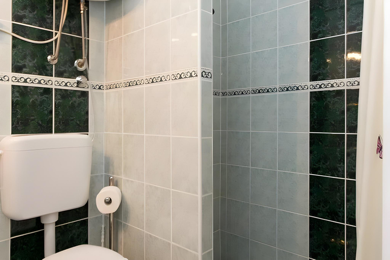 Bathroom 2, Villa Iveta- Triple Room Ground Floor - Martina, Dubrovnik