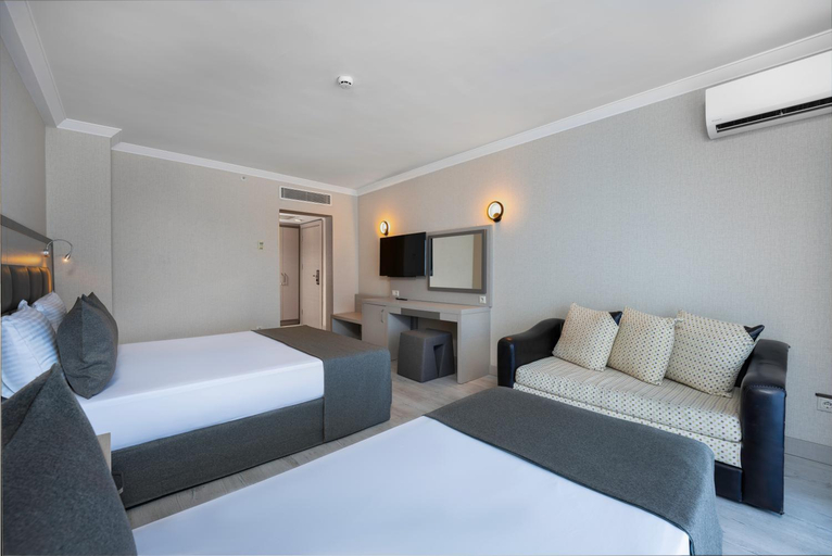 Bedroom 2, Ring Beach Hotel, Kemer