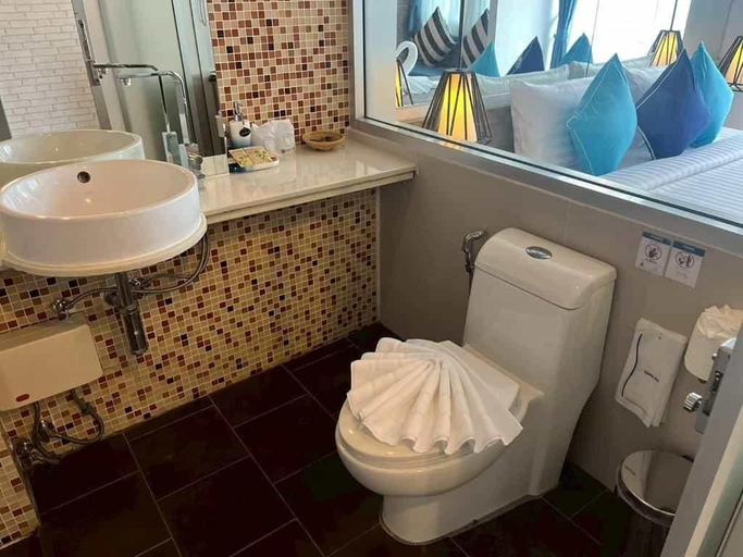 bathroom 9