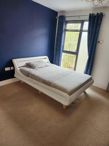 Bedroom 4, 2 Bedroom Modern House, Leicester