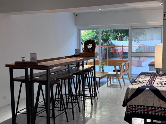 Food & Drinks 4, Mansion 122, Chiayi City