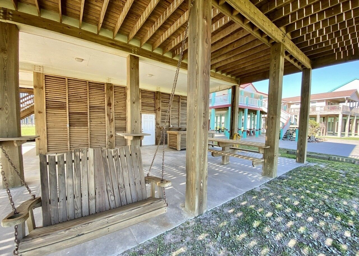 Terrace/patio 5, Sea Hag 3 Bedroom Home by RedAwning, Galveston