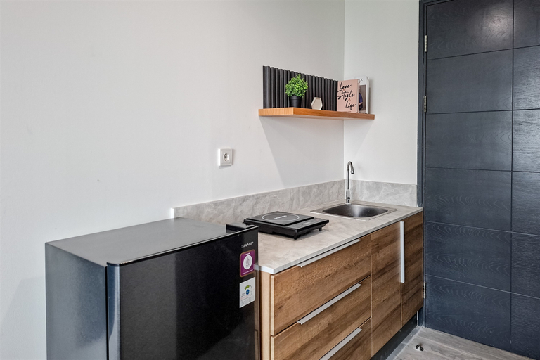 Others 4, Blue Studio at Apartment Collins Boulevard By Travelio, Tangerang