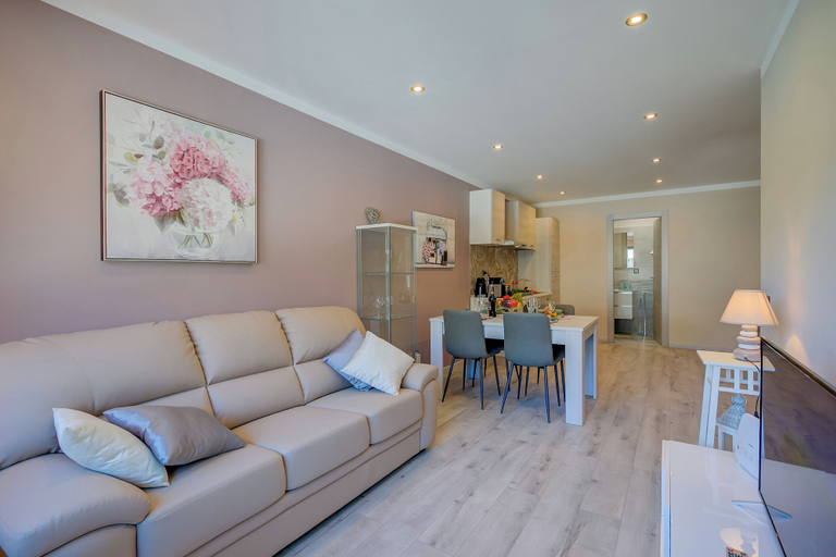 Others 2, 4 Seasons Apartment, Lugano