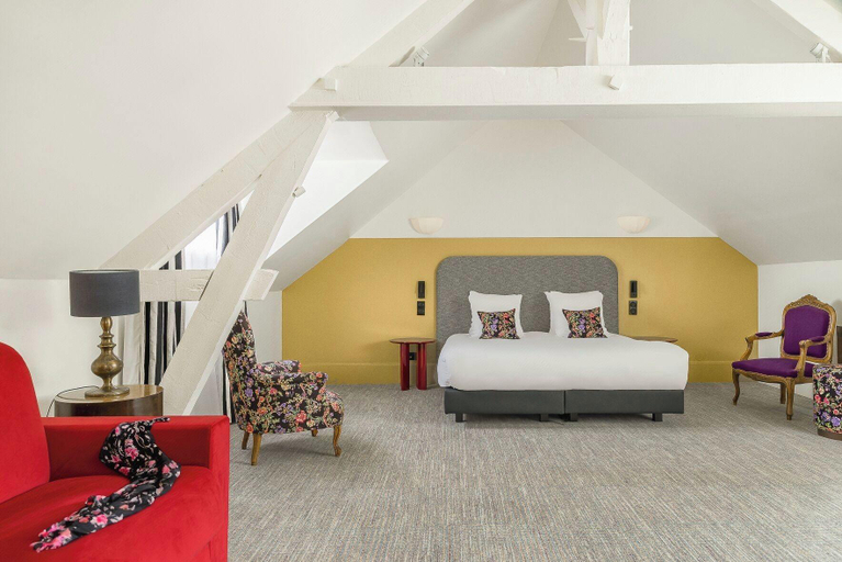 Bedroom 2, Hotel de la Poste, Côte-d'Or