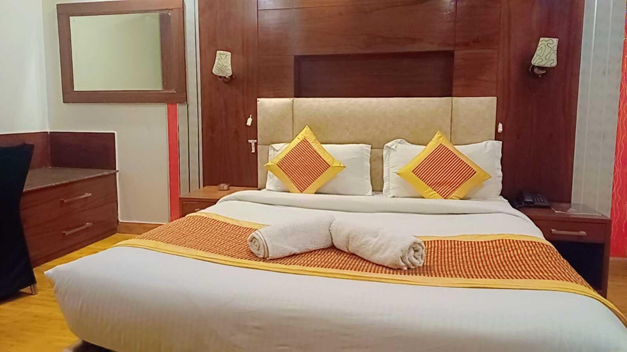 Bedroom 2, Hotel Royal Galaxy Near Yashobhoomi, Delhi