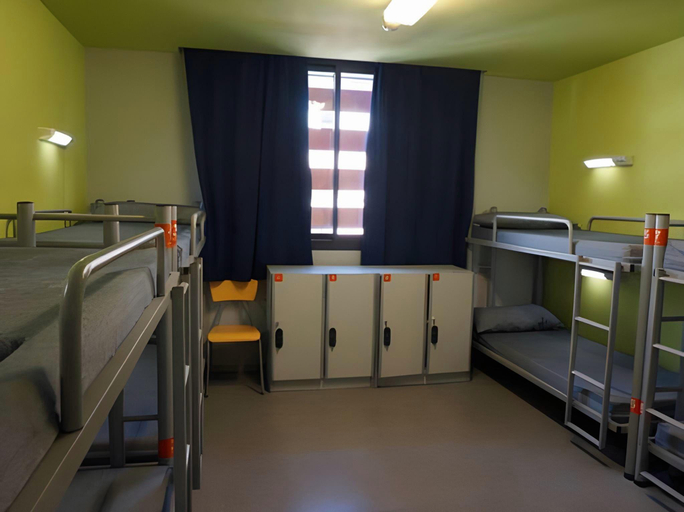 Bedroom 2, Barcelona Pere Tarres Youth Hostel, Barcelona