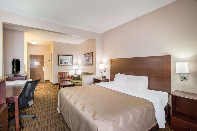 Bedroom 3, Quality Inn & Suites Lawrence - University Area, Douglas