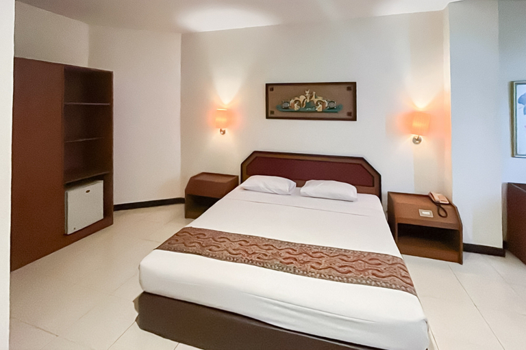 Others 2, Urbanview Hotel near Pantai Losari Makassar, Makassar