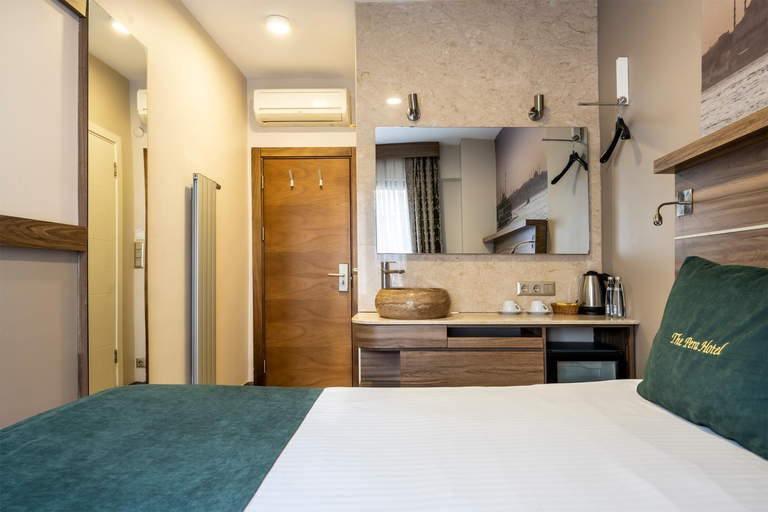 Bedroom 3, The Pera Hotel, Beyoğlu