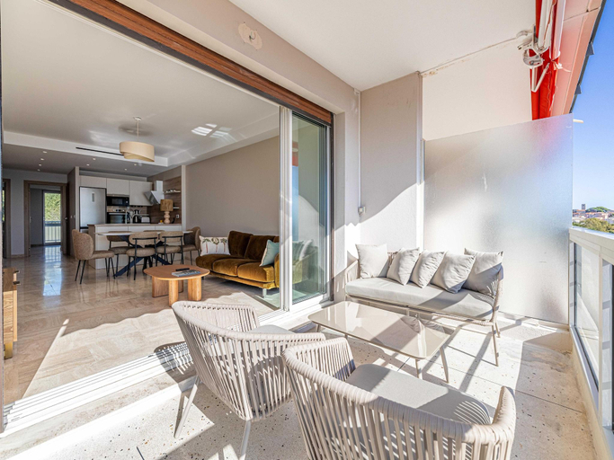 Others 5, Superb Bright Apartment with Sea View, Alpes-Maritimes