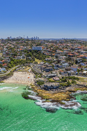 Others 4, Bronte Beach Coastal Apartment with Ocean View, Sydney