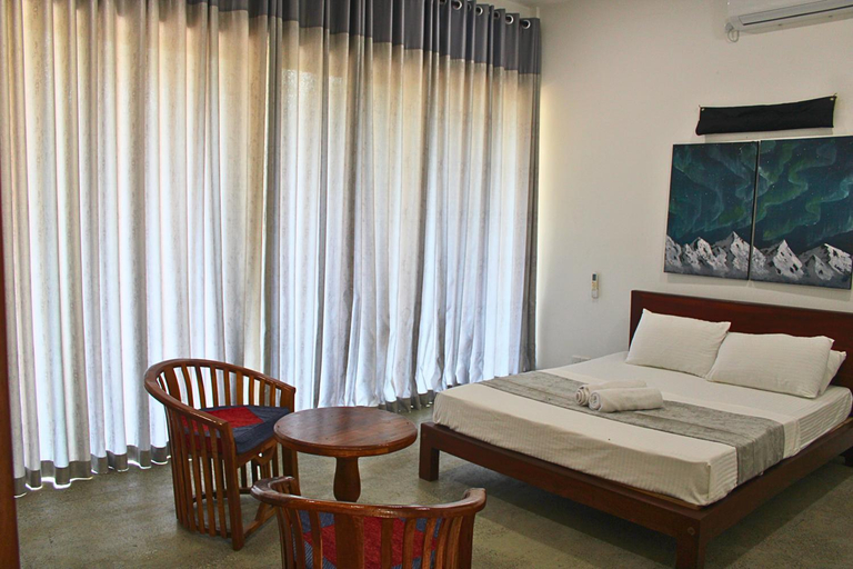 Bedroom 3, Savendro, Hikkaduwa