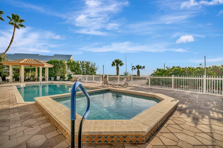 Pool 5, Holmes Beachfront Oasis, Manatee